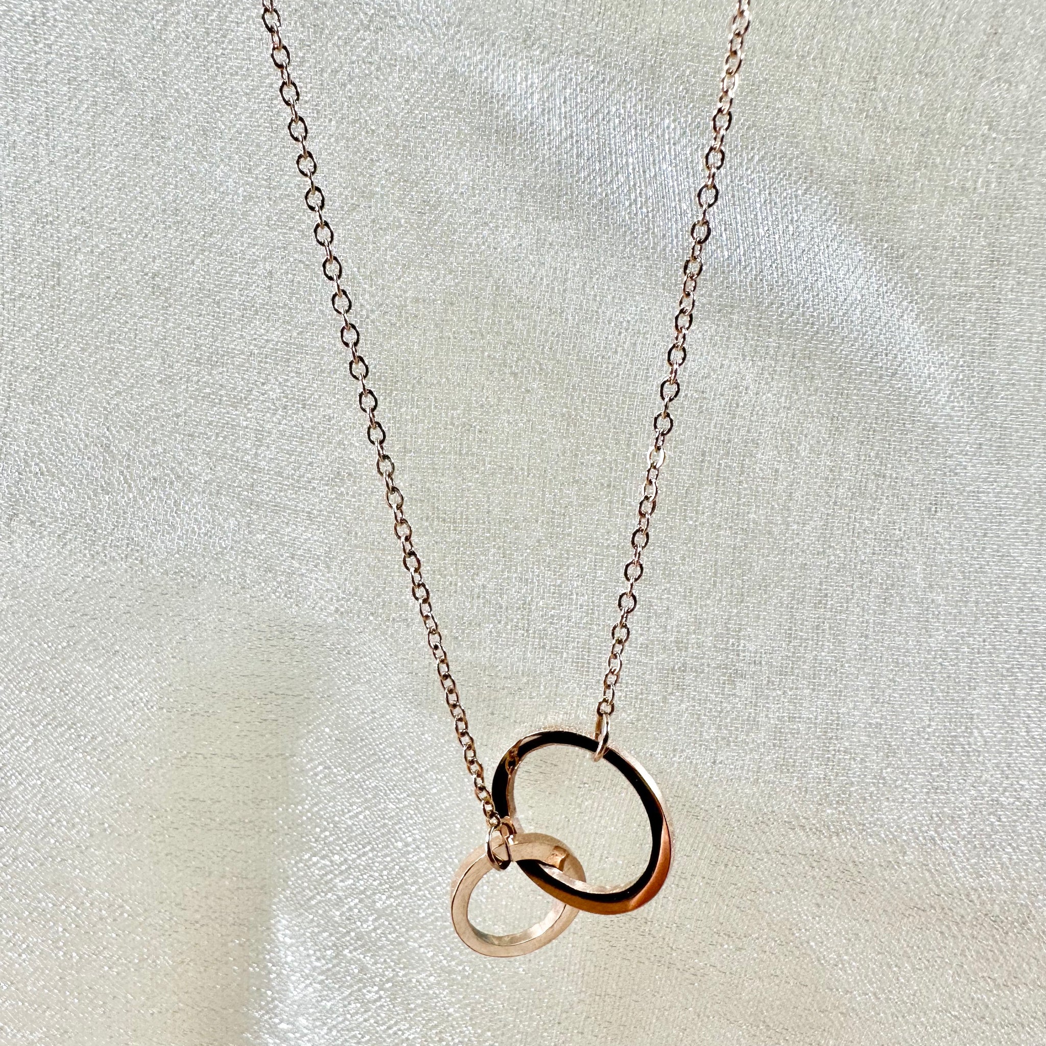 Vicky Rose Gold Necklace