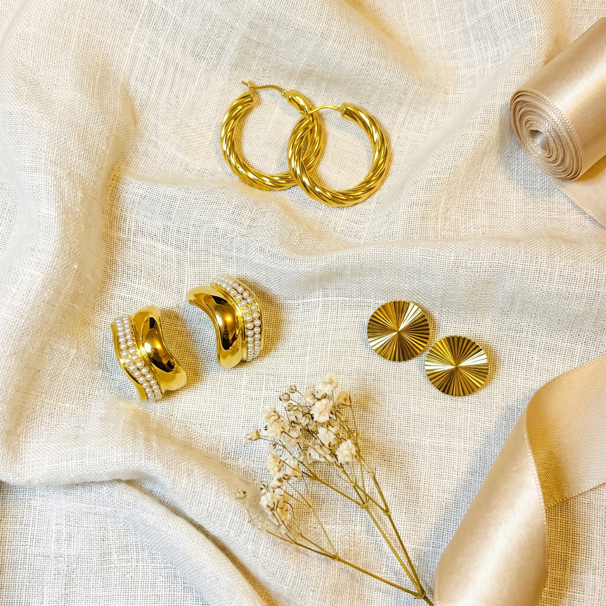 Wavy - Timeless Gold Earrings | Blush&Co.