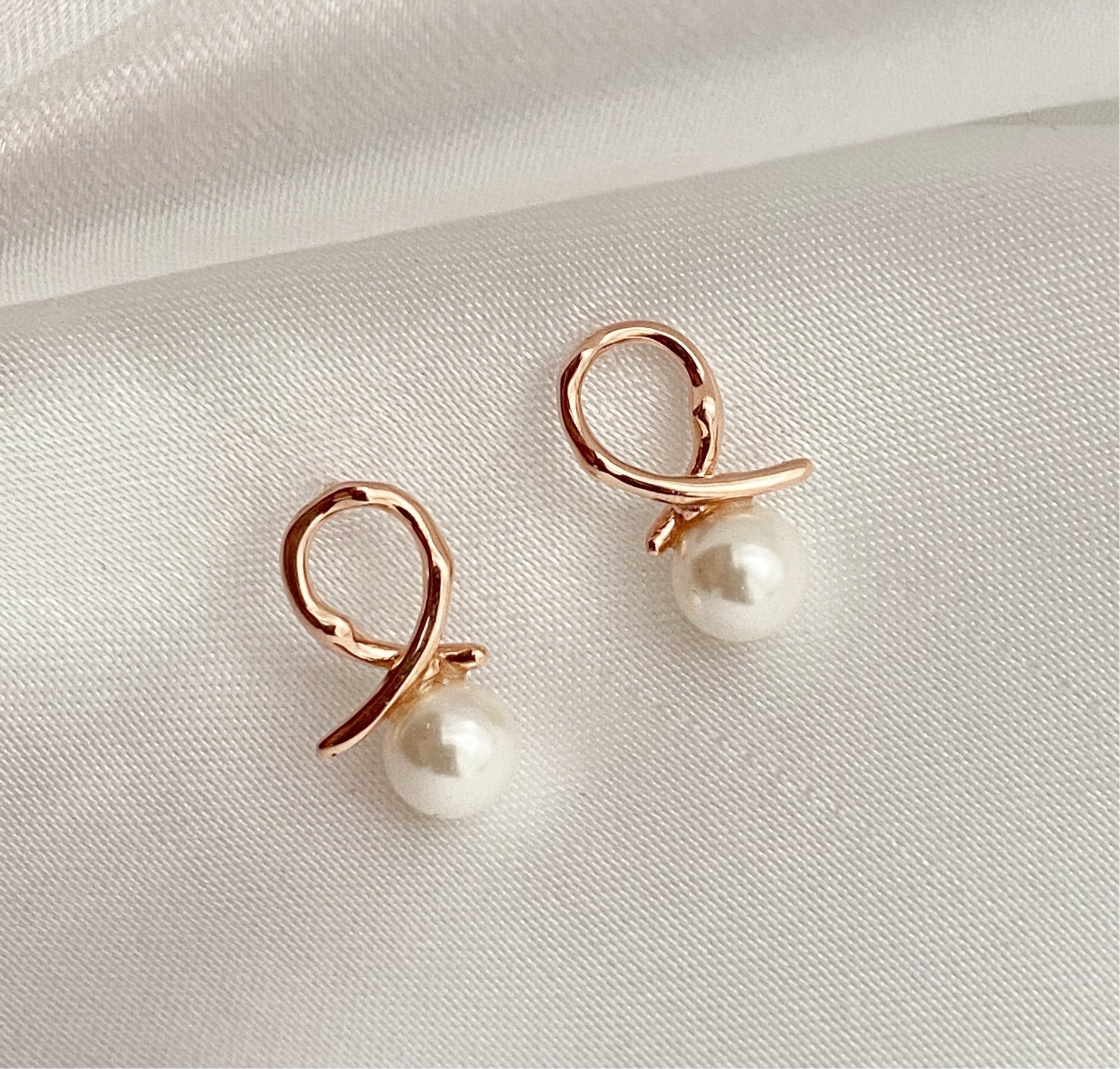 Olivia Pearl Stud Earrings - Blush & Co.