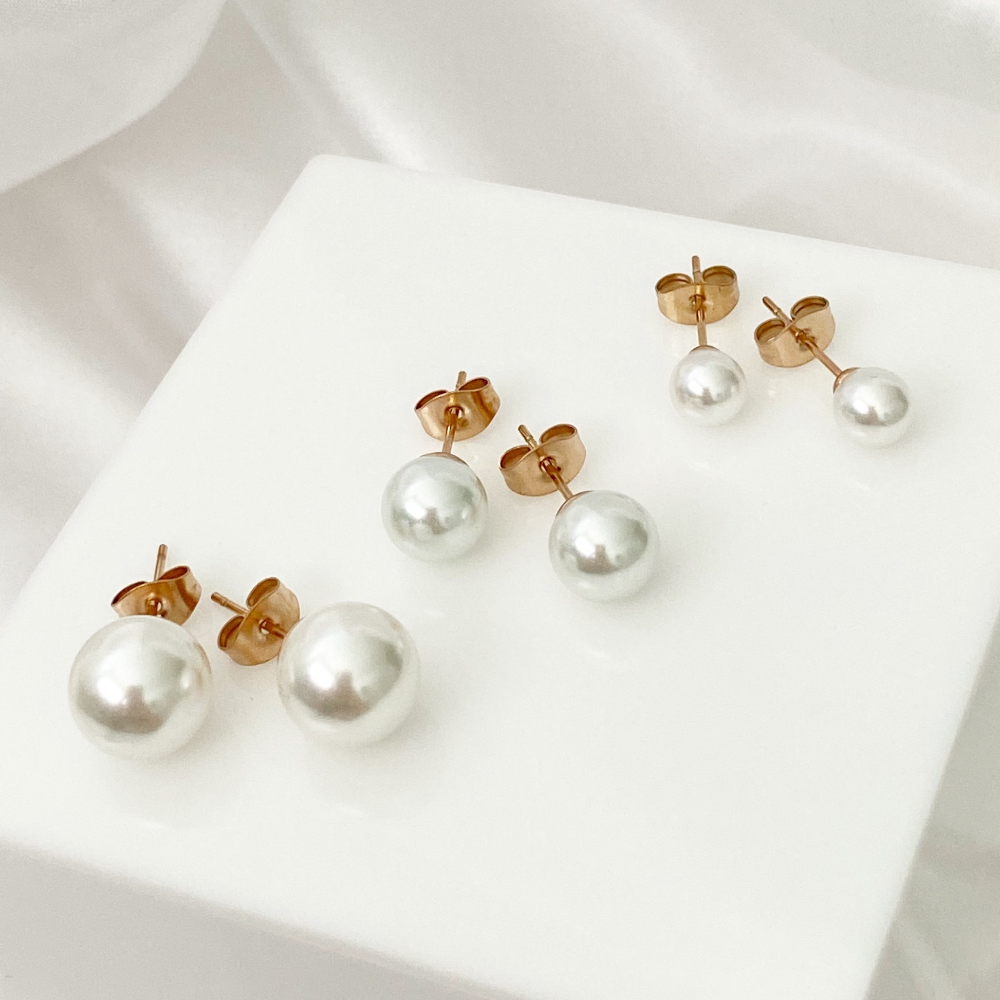 Pearl Stud Earrings - Blush & Co.