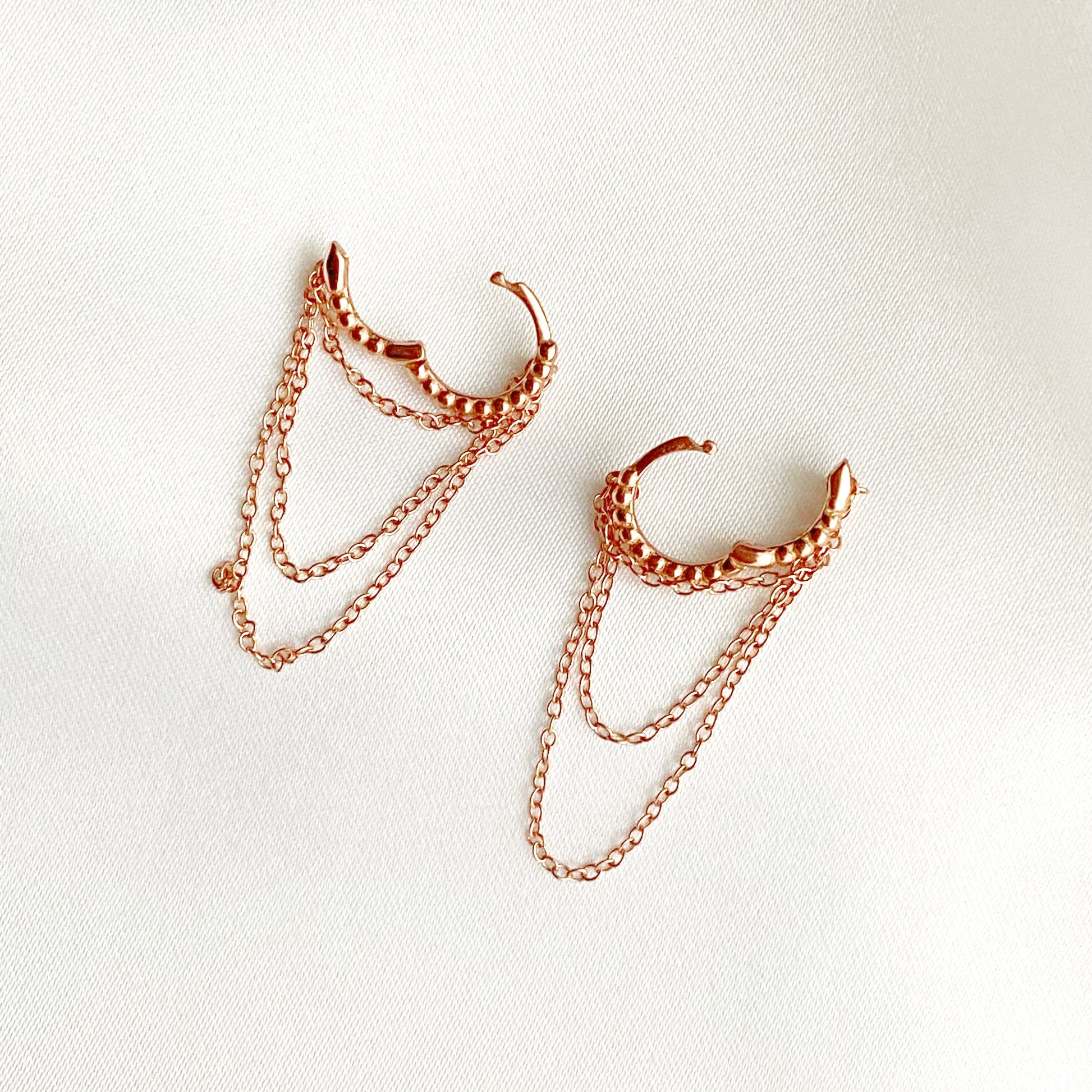 Harper Chain Huggie Earrings - Blush & Co.