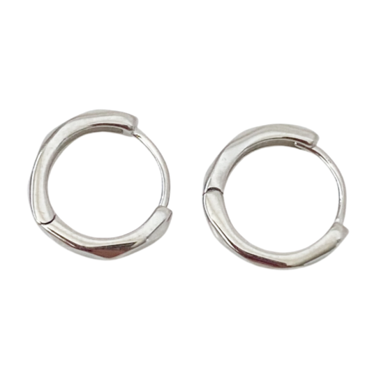 Isla Silver Huggie Earrings - Blush & Co.
